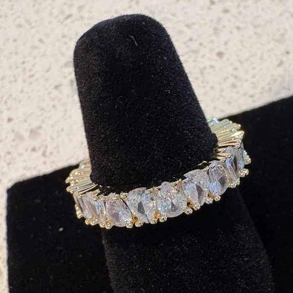 💎 Yellow Gold Tone Ring - Picture 1 of 5